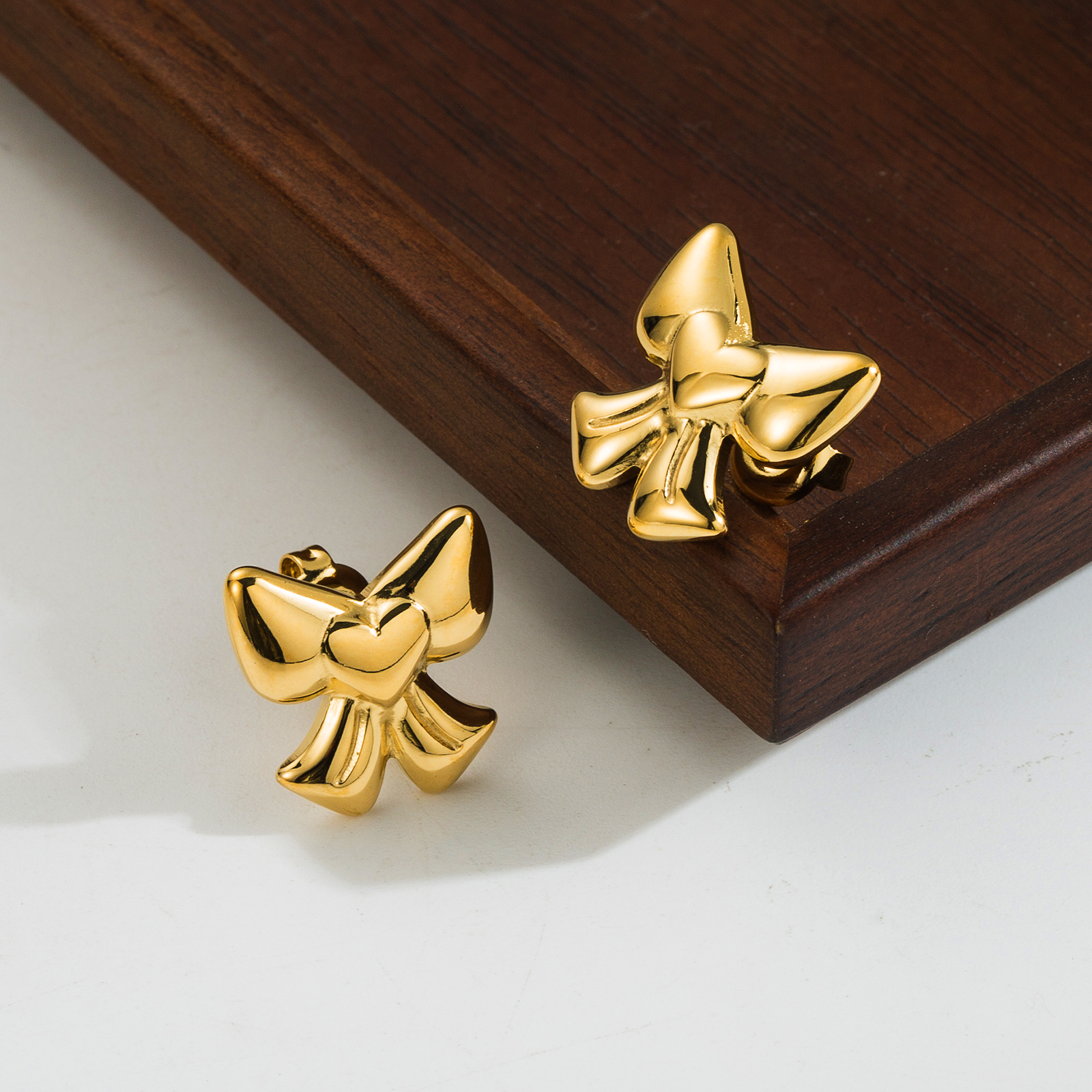 1 Pair Cute Simple Style Heart Shape Bow Knot Polishing Plating Stainless Steel 14k Gold Plated Ear Studs display picture 3