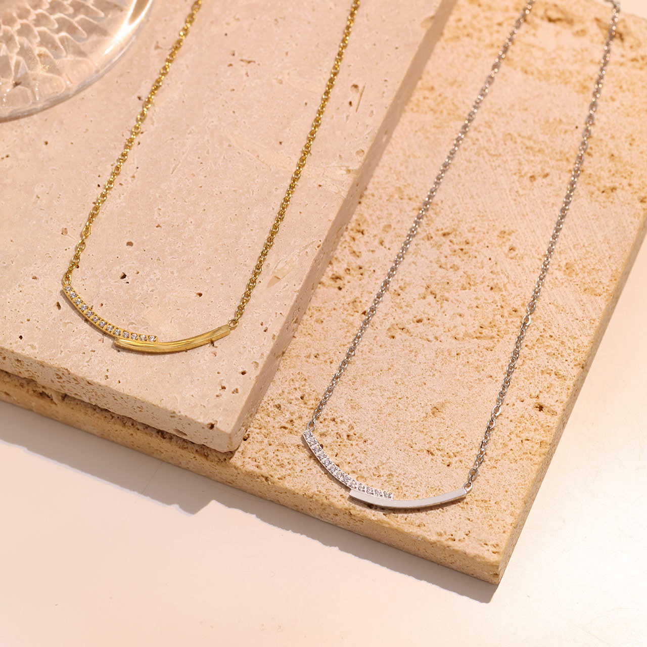 Elegant Einfacher Stil Geometrisch Rostfreier Stahl Patchwork Zirkon Weißgold Plattiert Halskette Mit Anhänger display picture 1