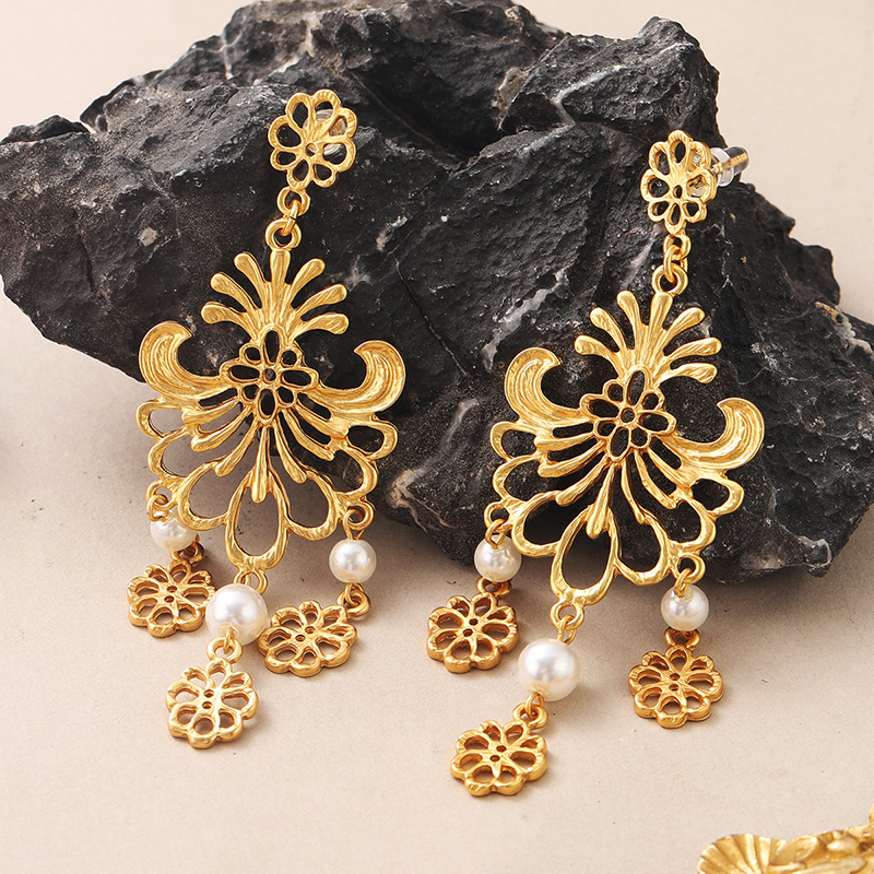 1 Pair Vintage Style Geometric Color Block Plating Hollow Out Inlay Copper Crystal Beads Pearl 18k Middle Ancient Gold Drop Earrings display picture 6