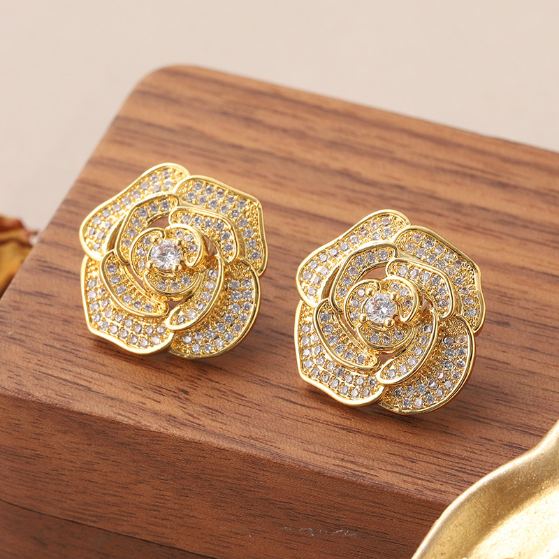 1 Pair French Style Sweet Rose Inlay Copper Zircon Ear Studs display picture 5