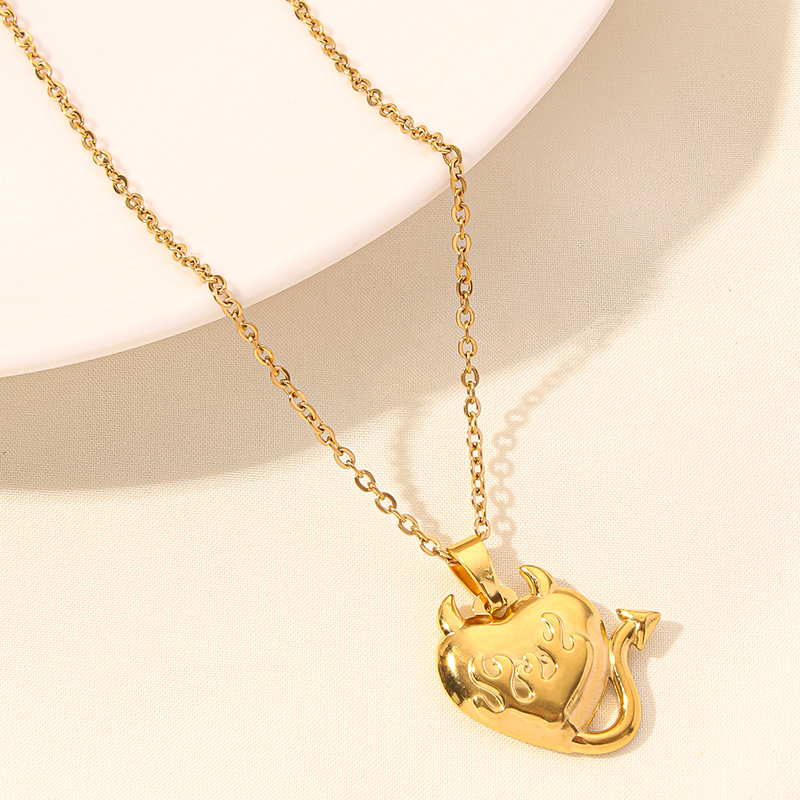 Elegant Simple Style Heart Shape Wings Stainless Steel Plating Hollow Out 18k Gold Plated Pendant Necklace display picture 5