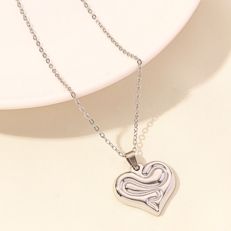 Elegant Simple Style Heart Shape Wings Stainless Steel Plating Hollow Out 18k Gold Plated Pendant Necklace display picture 18
