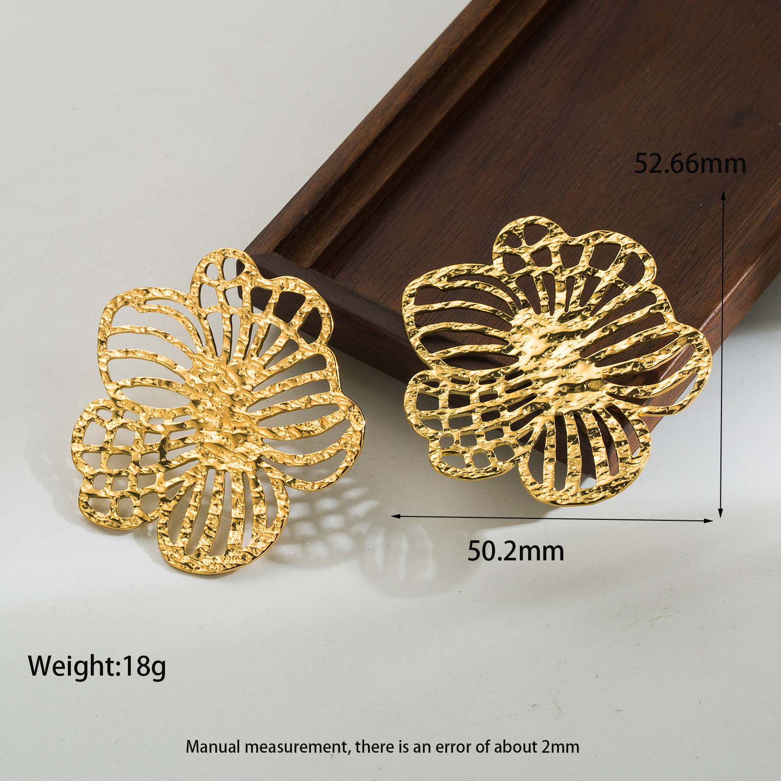 1 Pair Simple Style Leaves Solid Color Flower Plating Hollow Out Stainless Steel 18k Gold Plated Drop Earrings Ear Studs display picture 6