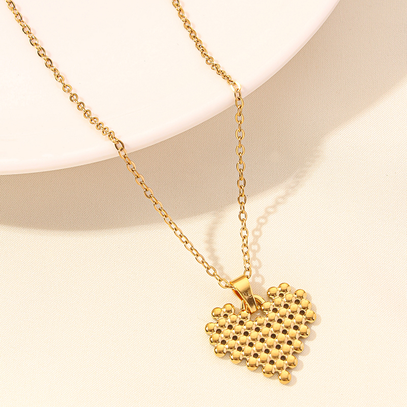 Elegant Simple Style Heart Shape Stainless Steel Plating 18k Gold Plated Pendant Necklace display picture 8