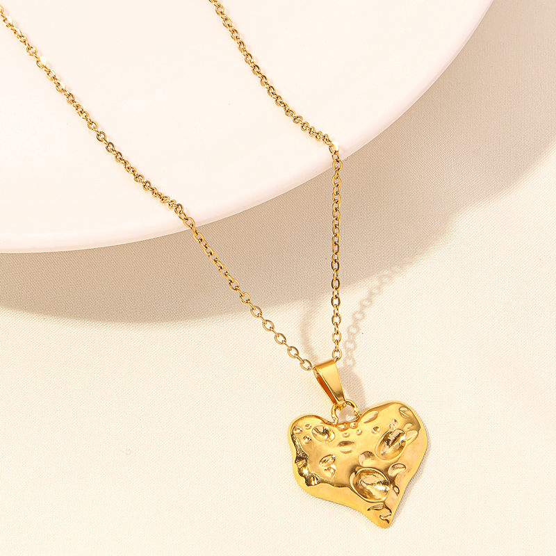 Elegant Simple Style Heart Shape Stainless Steel Plating 18k Gold Plated Pendant Necklace display picture 6