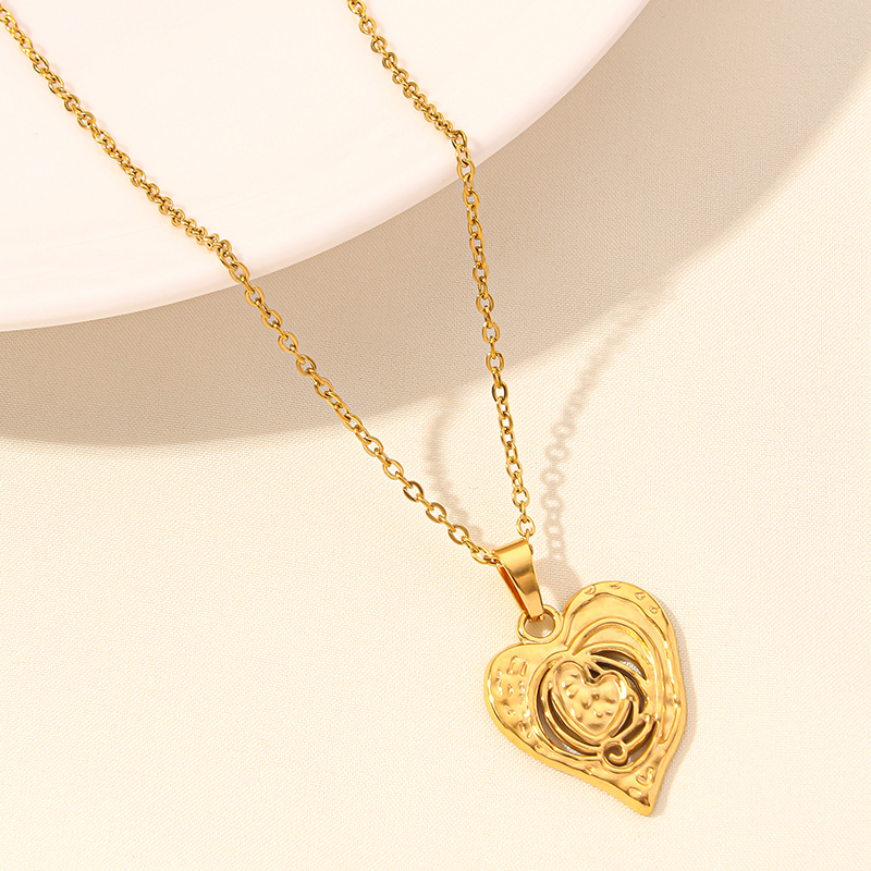 Elegant Simple Style Heart Shape Stainless Steel Plating Hollow Out 18k Gold Plated Pendant Necklace display picture 9
