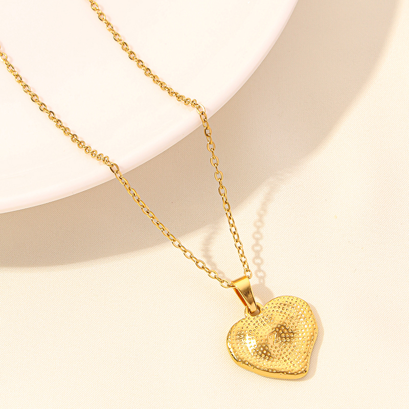 Elegant Simple Style Heart Shape Stainless Steel Plating Hollow Out 18k Gold Plated Pendant Necklace display picture 7