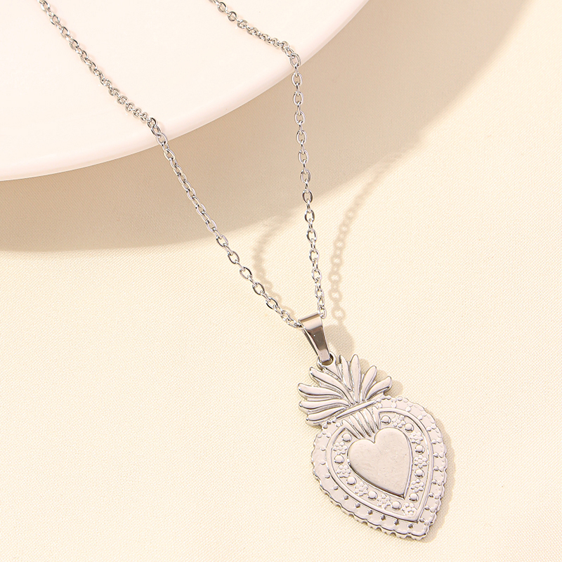 Simple Style Heart Shape Stainless Steel Plating 18k Gold Plated Pendant Necklace display picture 10