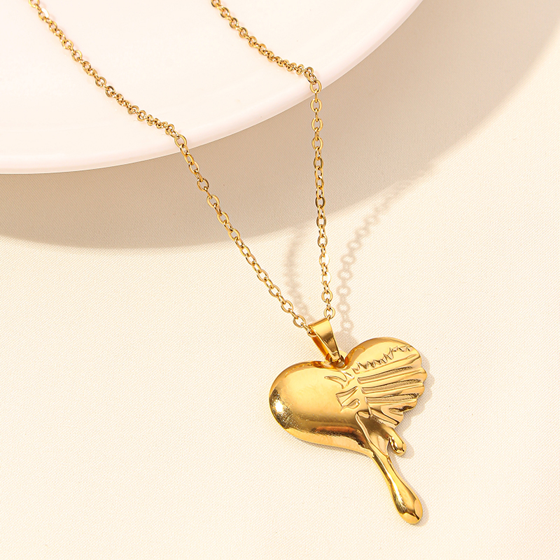Simple Style Heart Shape Stainless Steel Plating 18k Gold Plated Pendant Necklace display picture 6