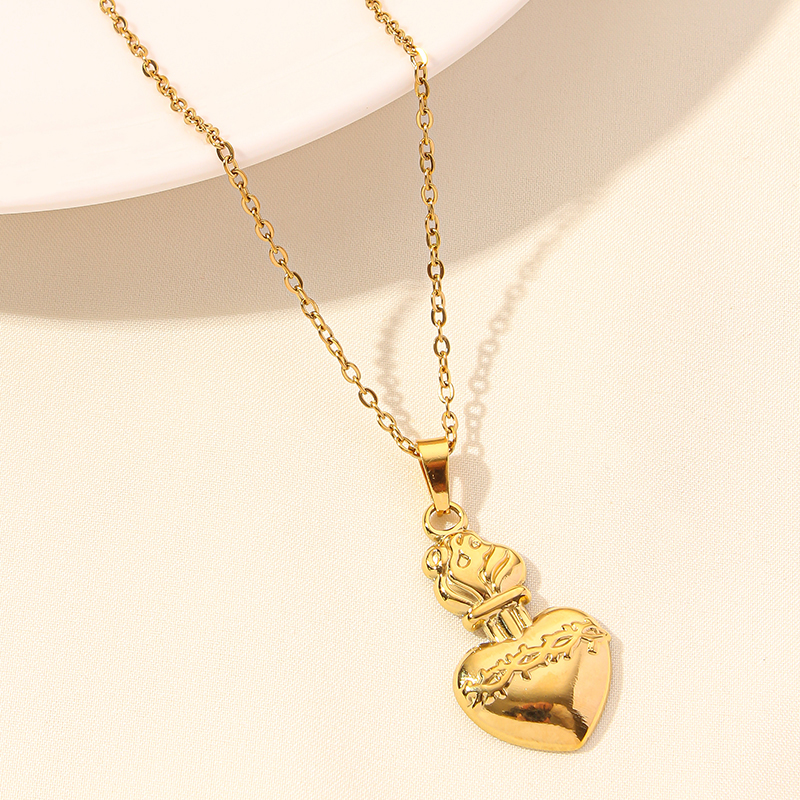 Simple Style Heart Shape Stainless Steel Plating 18k Gold Plated Pendant Necklace display picture 9