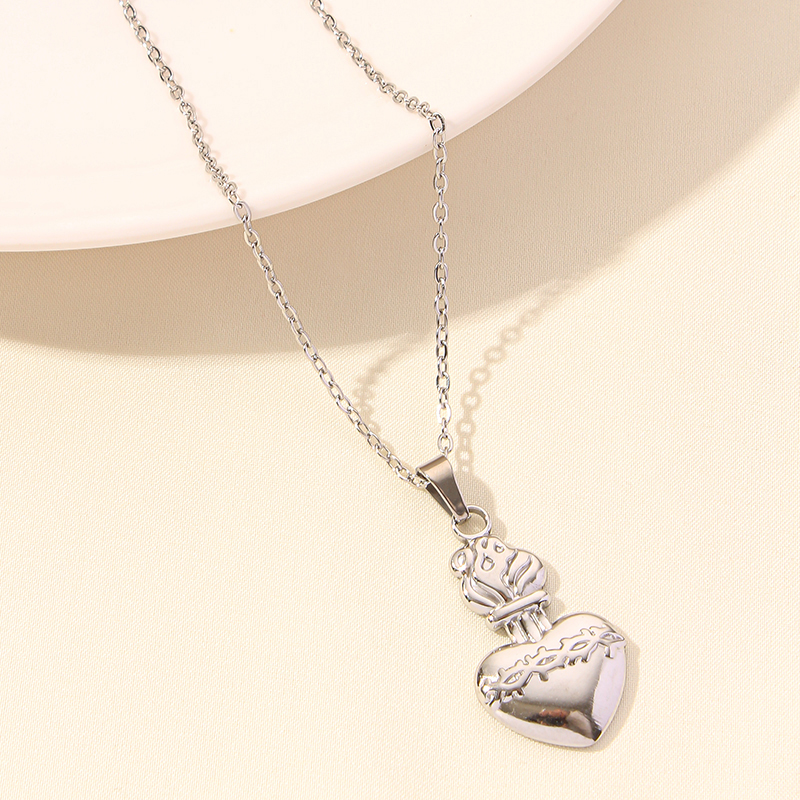 Simple Style Heart Shape Stainless Steel Plating 18k Gold Plated Pendant Necklace display picture 11