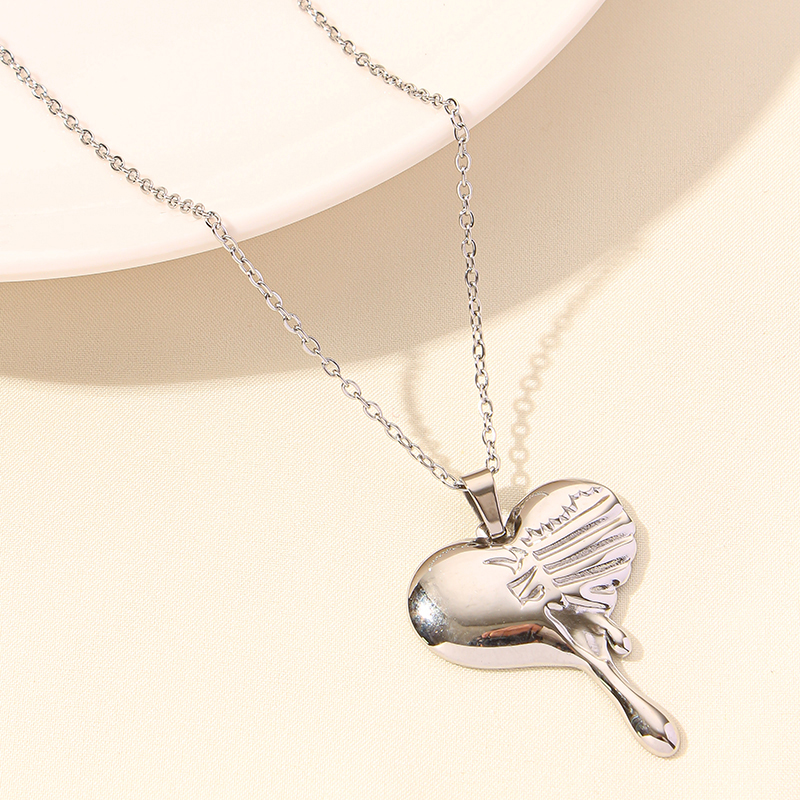 Simple Style Heart Shape Stainless Steel Plating 18k Gold Plated Pendant Necklace display picture 14