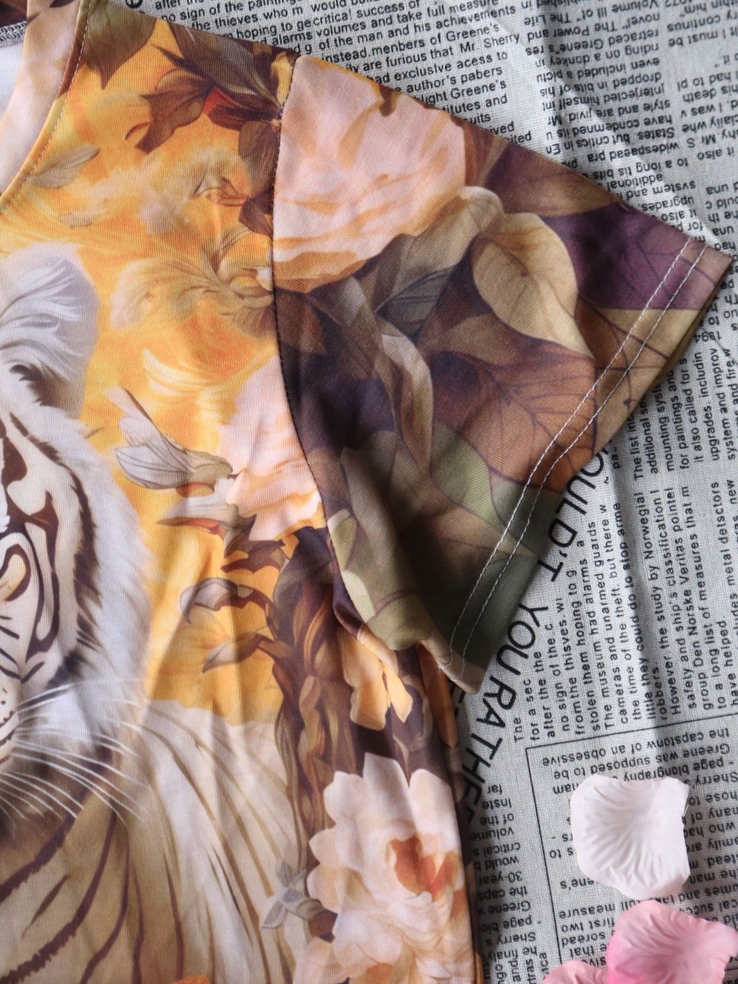 Women's T-shirt Short Sleeve T-shirts Streetwear Tiger display picture 5