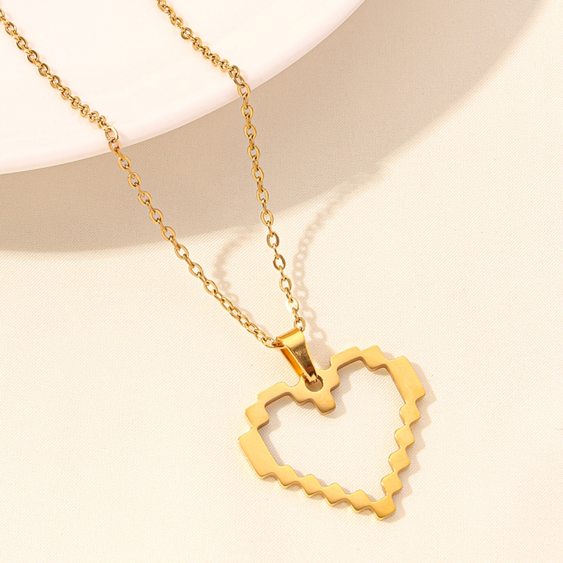 Elegant Simple Style Human Heart Shape Stainless Steel Plating Hollow Out 18k Gold Plated Pendant Necklace display picture 5