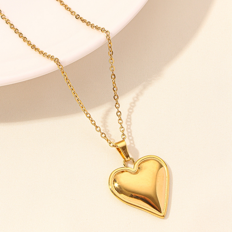 Elegant Simple Style Human Heart Shape Stainless Steel Plating Hollow Out 18k Gold Plated Pendant Necklace display picture 7