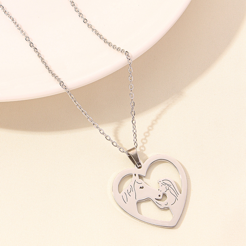 Elegant Simple Style Human Heart Shape Stainless Steel Plating Hollow Out 18k Gold Plated Pendant Necklace display picture 12