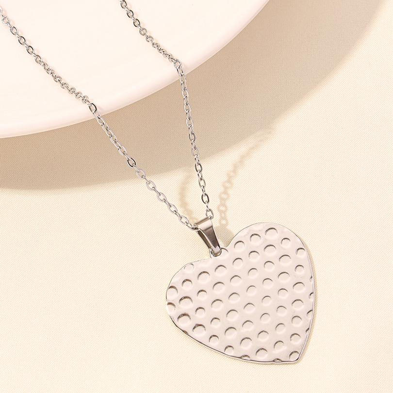 Elegant Simple Style Human Heart Shape Stainless Steel Plating Hollow Out 18k Gold Plated Pendant Necklace display picture 10