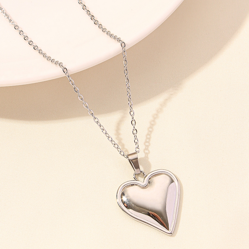 Elegant Simple Style Human Heart Shape Stainless Steel Plating Hollow Out 18k Gold Plated Pendant Necklace display picture 14