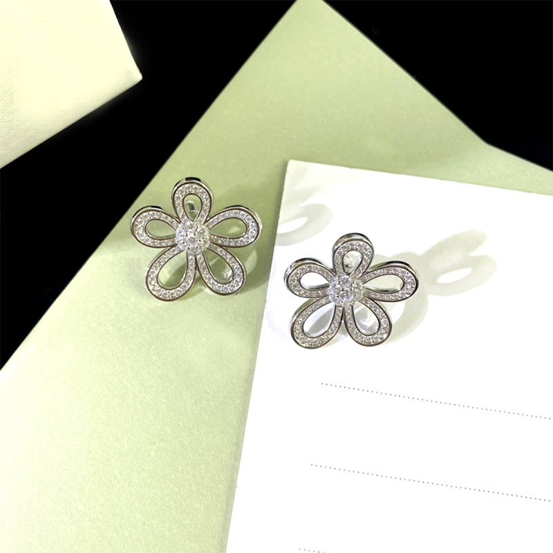 1 Pair Simple Style Flower Plating Inlay Copper Diamond Ear Studs display picture 1