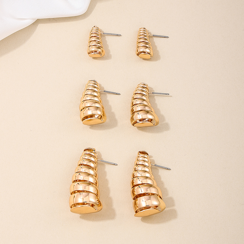 1 Pair Elegant Retro Exaggerated Solid Color Pleated Hollow Out Alloy Ear Studs display picture 2