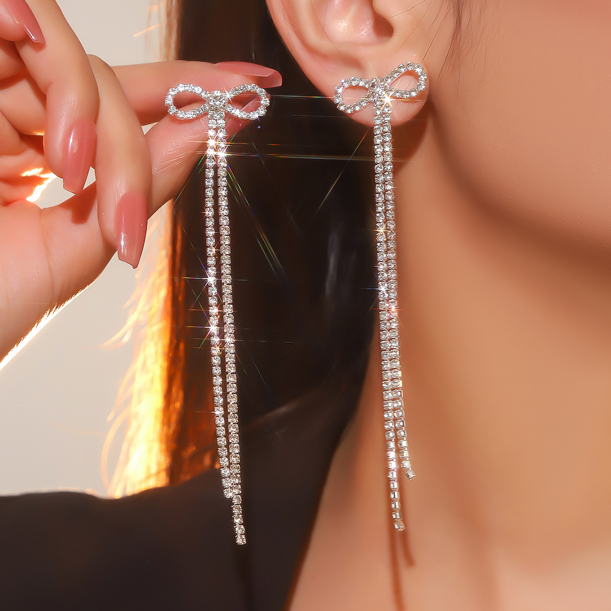 1 Pair Luxurious Shiny Tassel Bow Knot Inlay Alloy Rhinestones Drop Earrings display picture 3