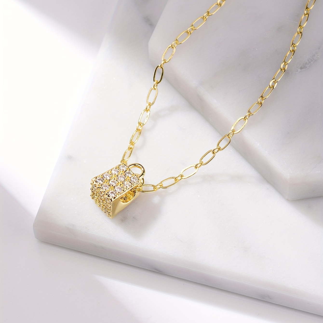 Ig Style Simple Style Lock Copper Plating Inlay Zircon Gold Plated Pendant Necklace display picture 2
