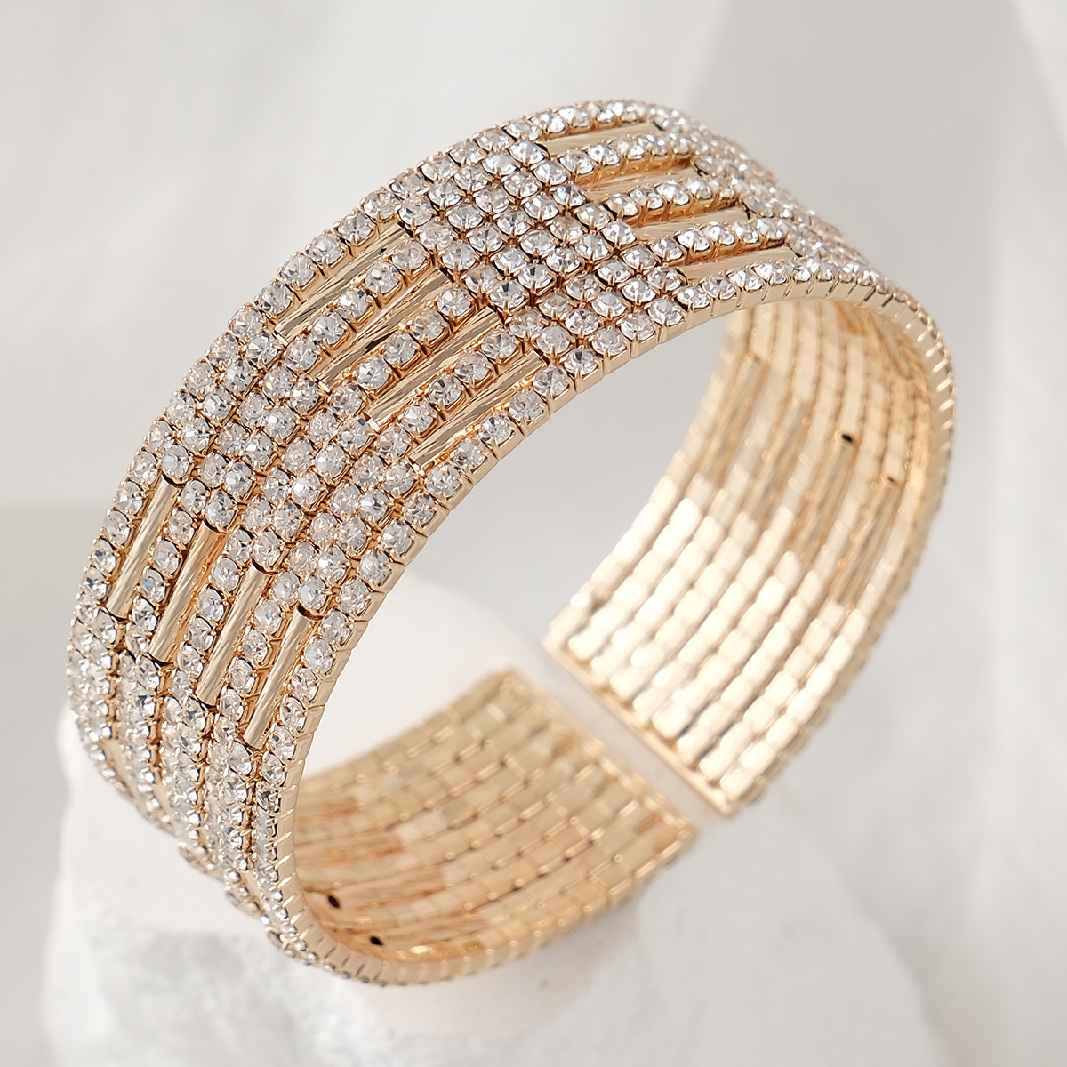 Elegant Shiny Geometric Artificial Pearls Rhinestones Metal Wholesale Bangle display picture 1