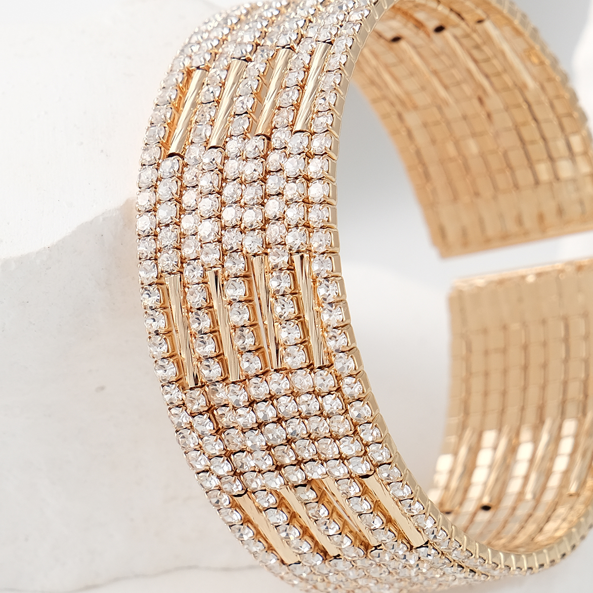 Elegant Shiny Geometric Artificial Pearls Rhinestones Metal Wholesale Bangle display picture 2