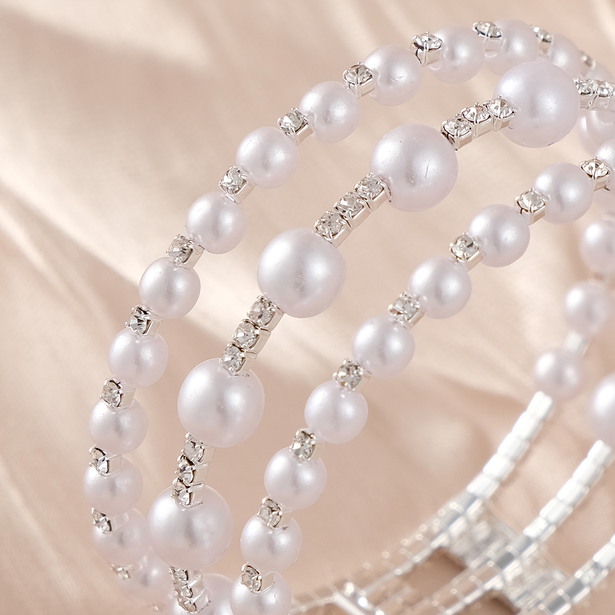 Elegant Shiny Geometric Artificial Pearls Rhinestones Metal Wholesale Bangle display picture 4