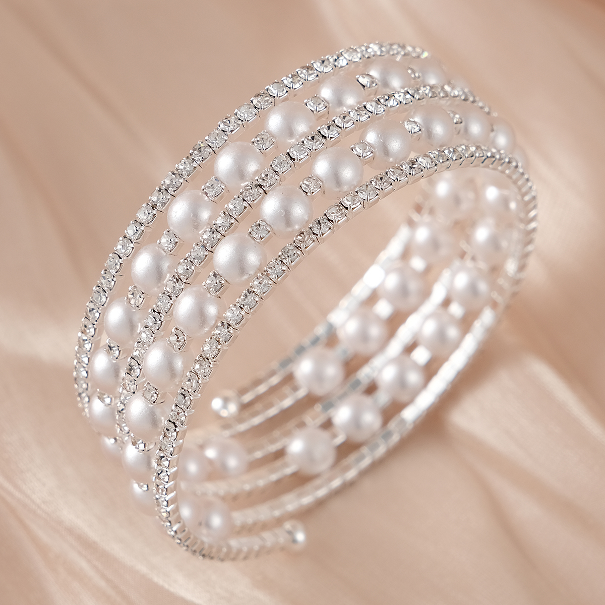 Elegant Shiny Geometric Artificial Pearls Rhinestones Metal Wholesale Bangle display picture 10