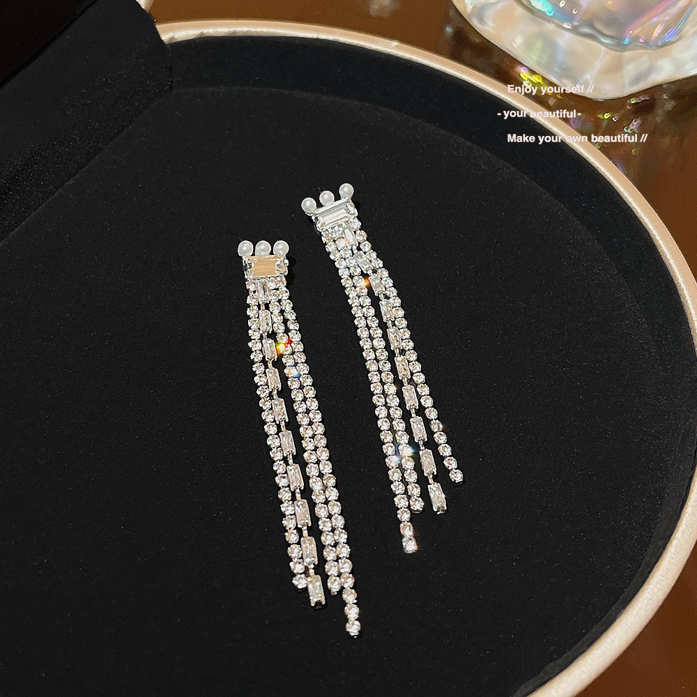 1 Pair Elegant Shiny Tassel Plating Inlay Copper Artificial Pearls Artificial Diamond Drop Earrings display picture 4