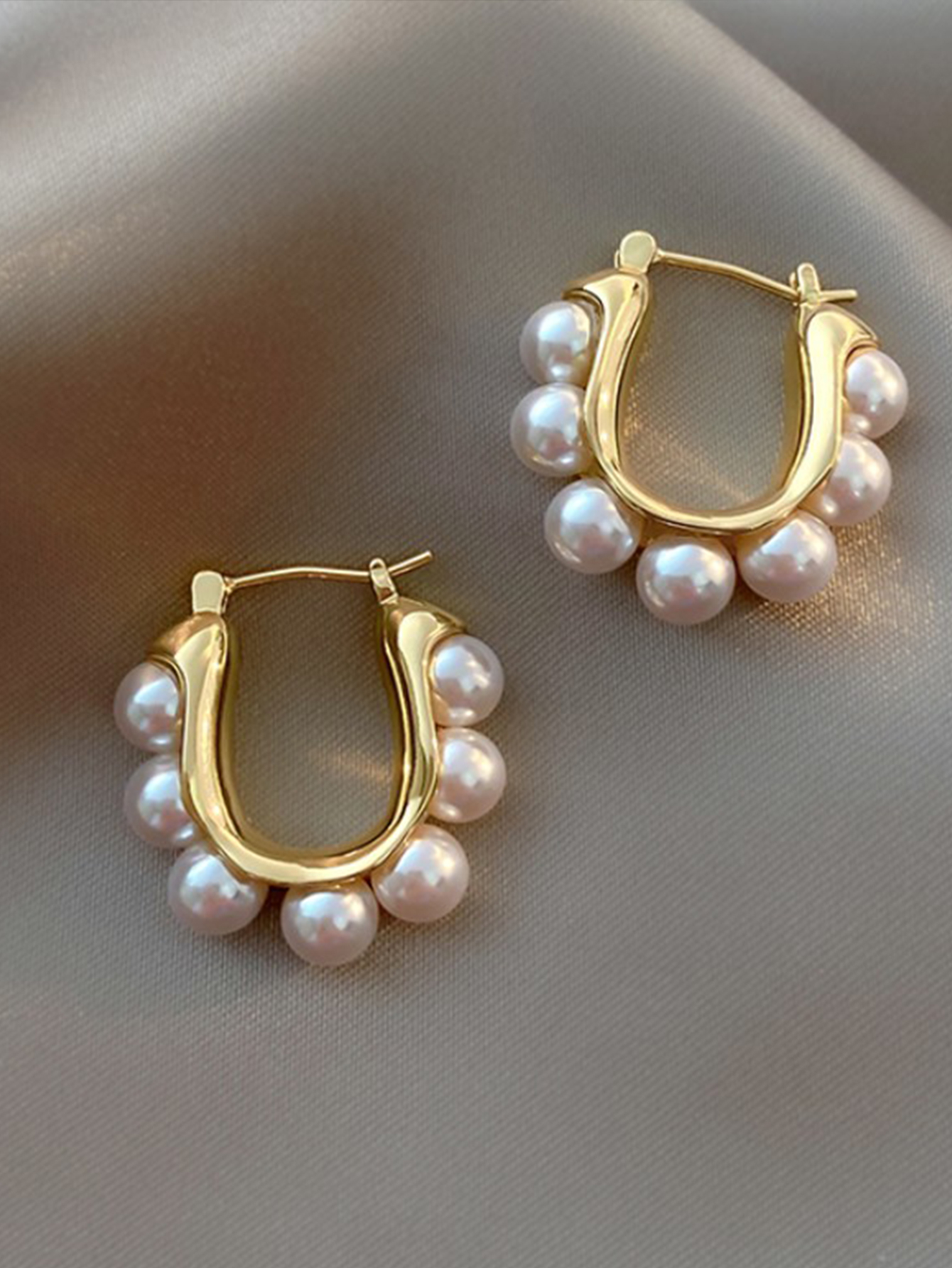 1 Piece Elegant Geometric Alloy Artificial Pearls Hoop Earrings display picture 8