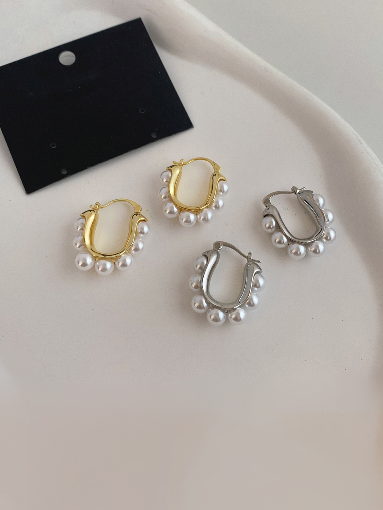 1 Piece Elegant Geometric Alloy Artificial Pearls Hoop Earrings display picture 3