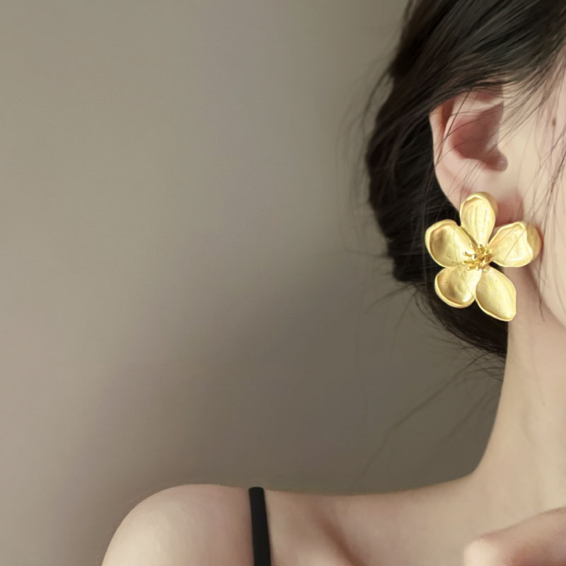 1 Pair Sweet Flower Alloy Ear Studs display picture 2