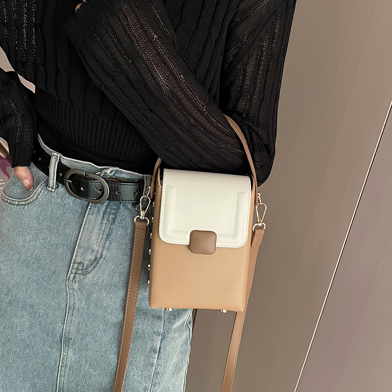 Women's Pu Leather Color Block Vintage Style Classic Style Sewing Thread Square Flip Cover Shoulder Bag display picture 5