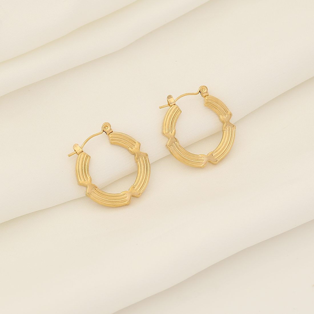 1 Paar Einfacher Stil Geometrisch Überzug Rostfreier Stahl 18 Karat Vergoldet Reif Ohrringe display picture 16