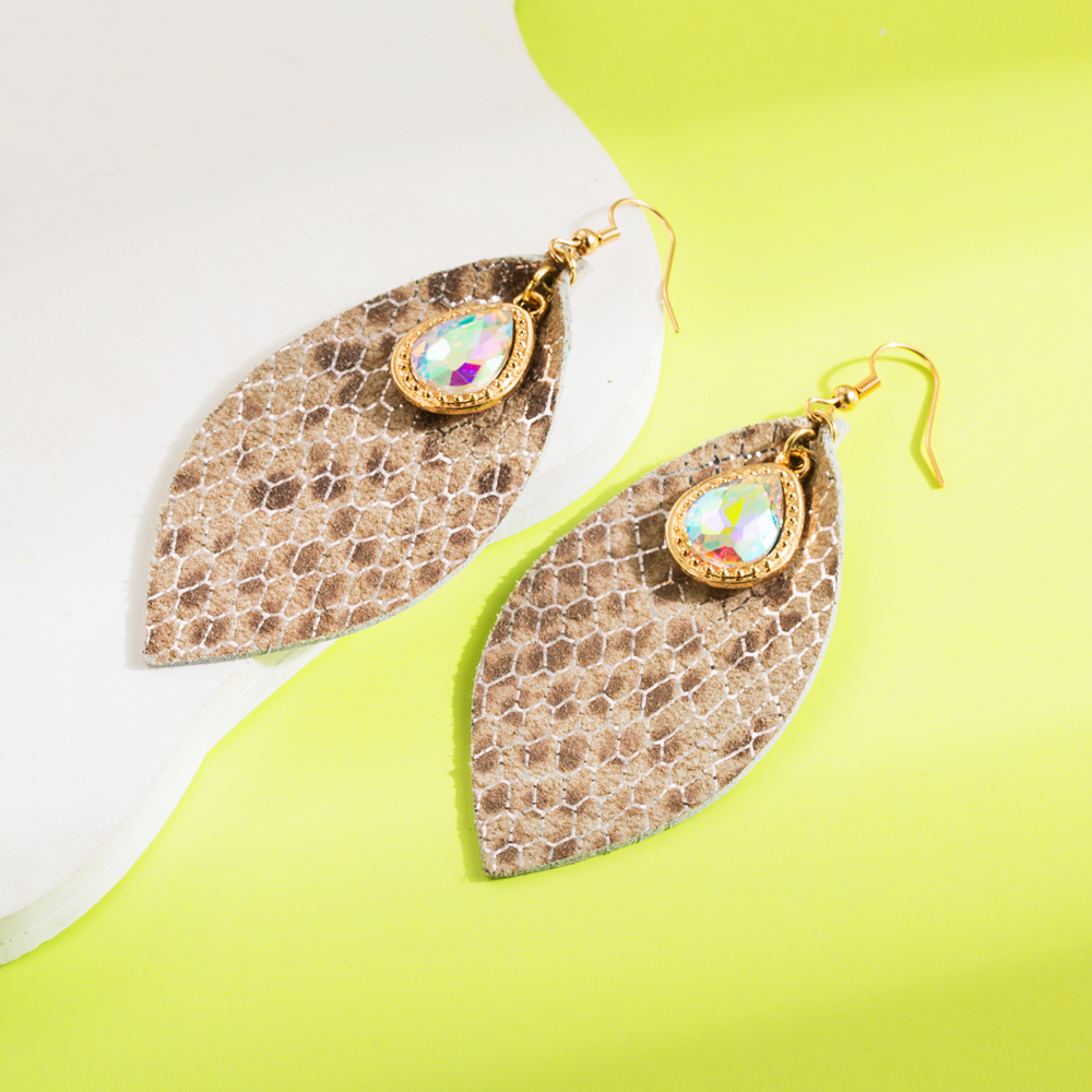 1 Pair Elegant Vintage Style Water Droplets Plating Inlay Pu Leather Alloy Glass Drop Earrings display picture 4