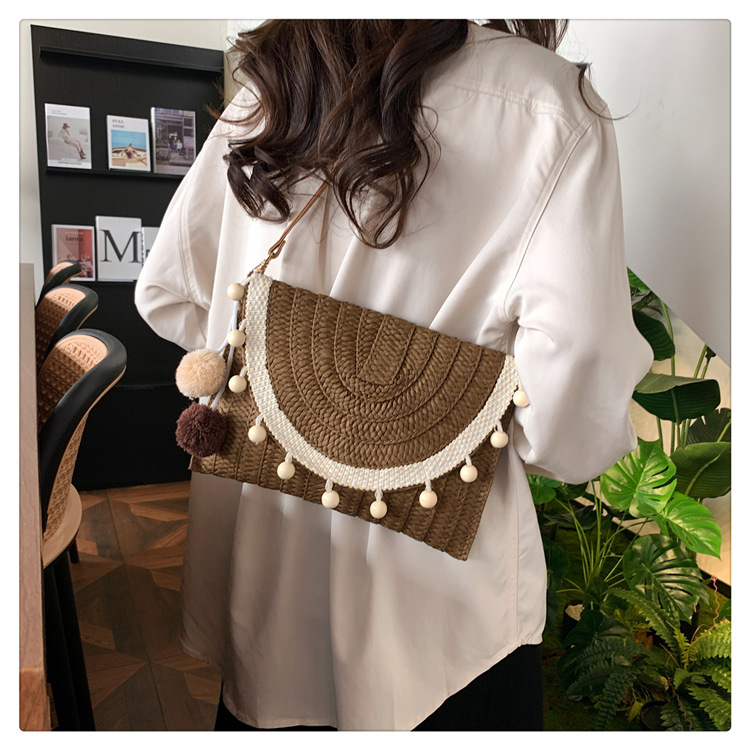 Women's Medium Straw Color Block Classic Style Square Magnetic Buckle Shoulder Bag display picture 3