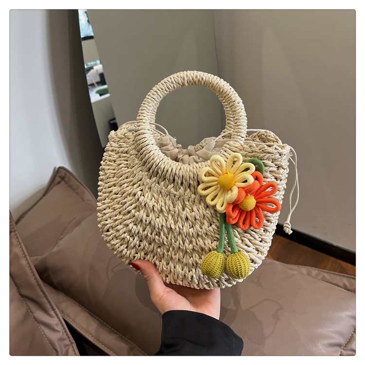 Women's Medium Straw Color Block Vintage Style Classic Style Oval String Straw Bag display picture 3