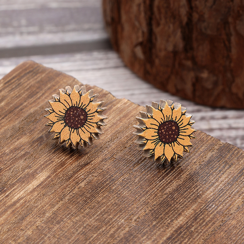1 Pair Simple Style Sunflower Wood Ear Studs display picture 10