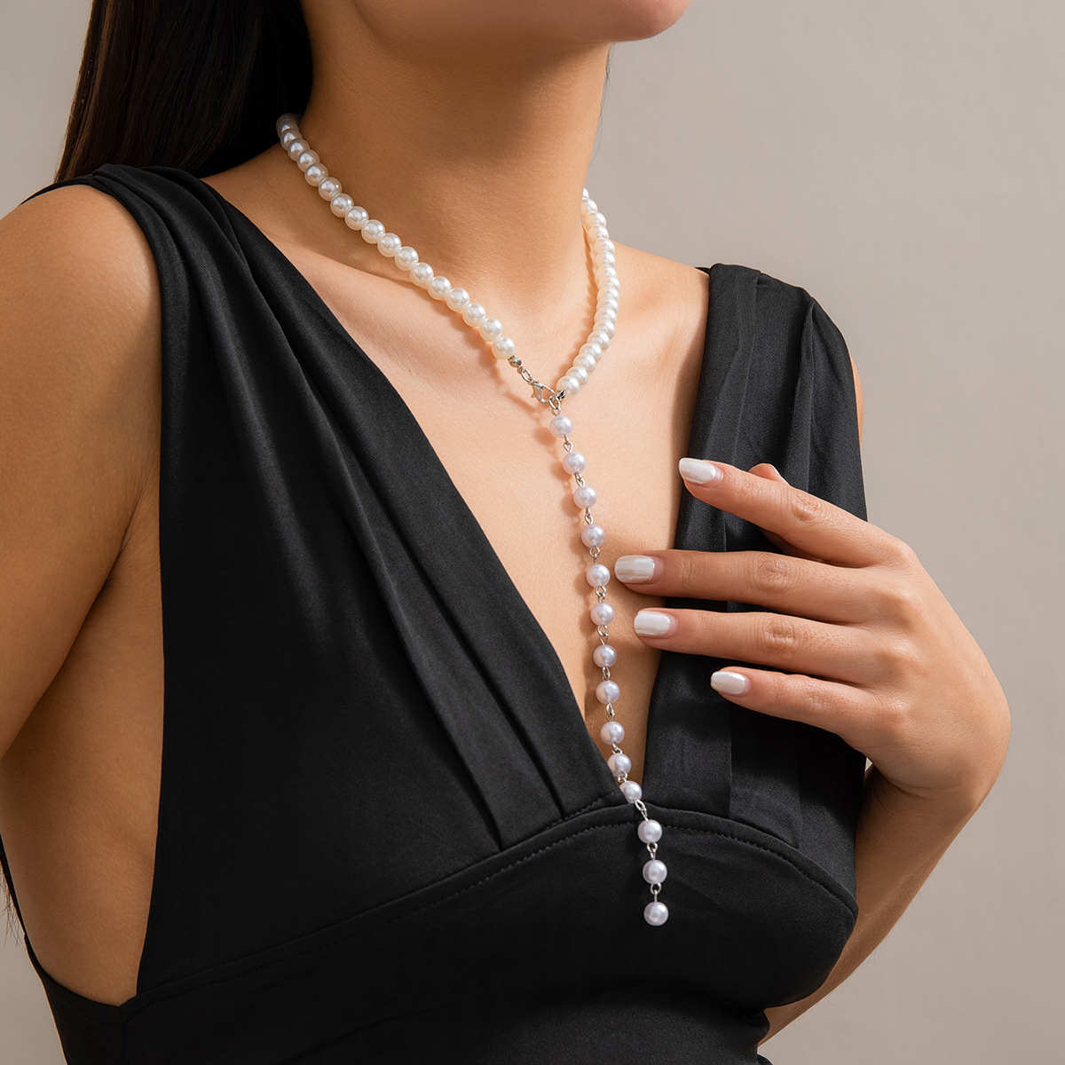 Retro Französische Art Klassischer Stil Runden Quaste Imitationsperle Perlen Frau Halskette display picture 6