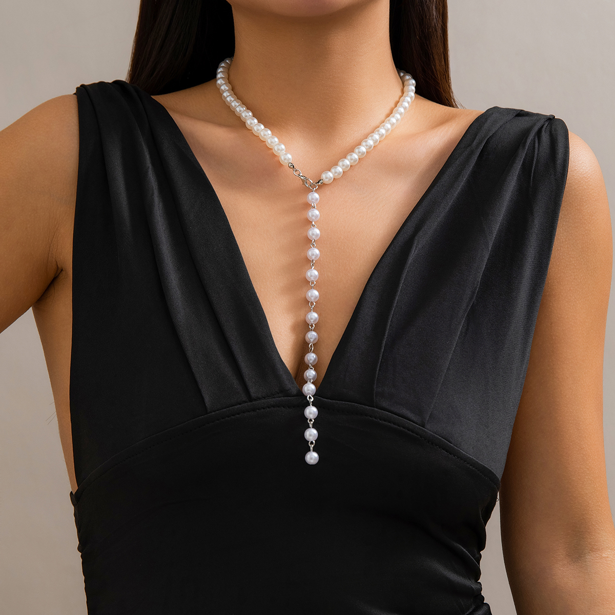 Retro Französische Art Klassischer Stil Runden Quaste Imitationsperle Perlen Frau Halskette display picture 3