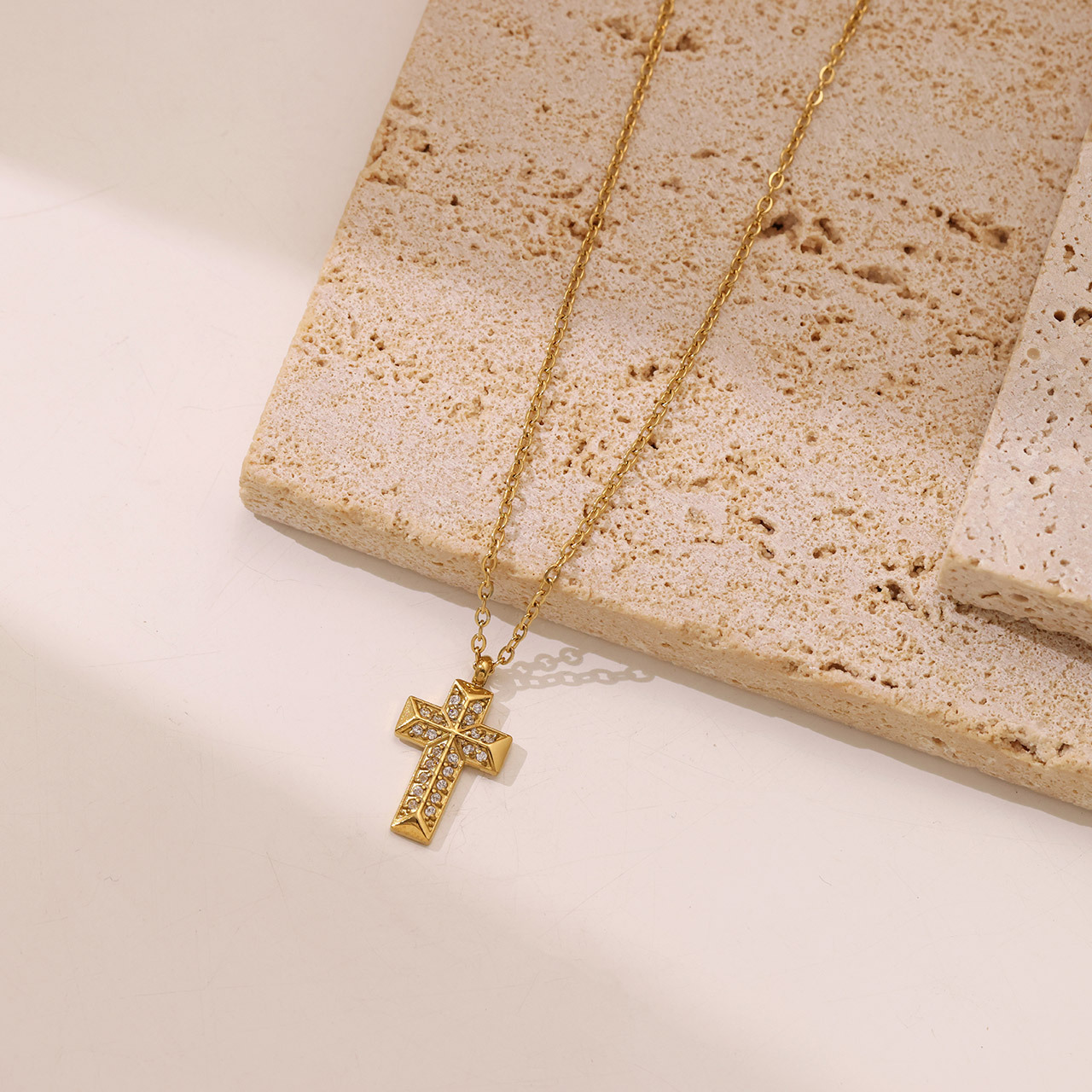 Casual Punk Simple Style Cross Stainless Steel Plating Inlay Carving Zircon White Gold Plated Gold Plated Pendant Necklace display picture 2