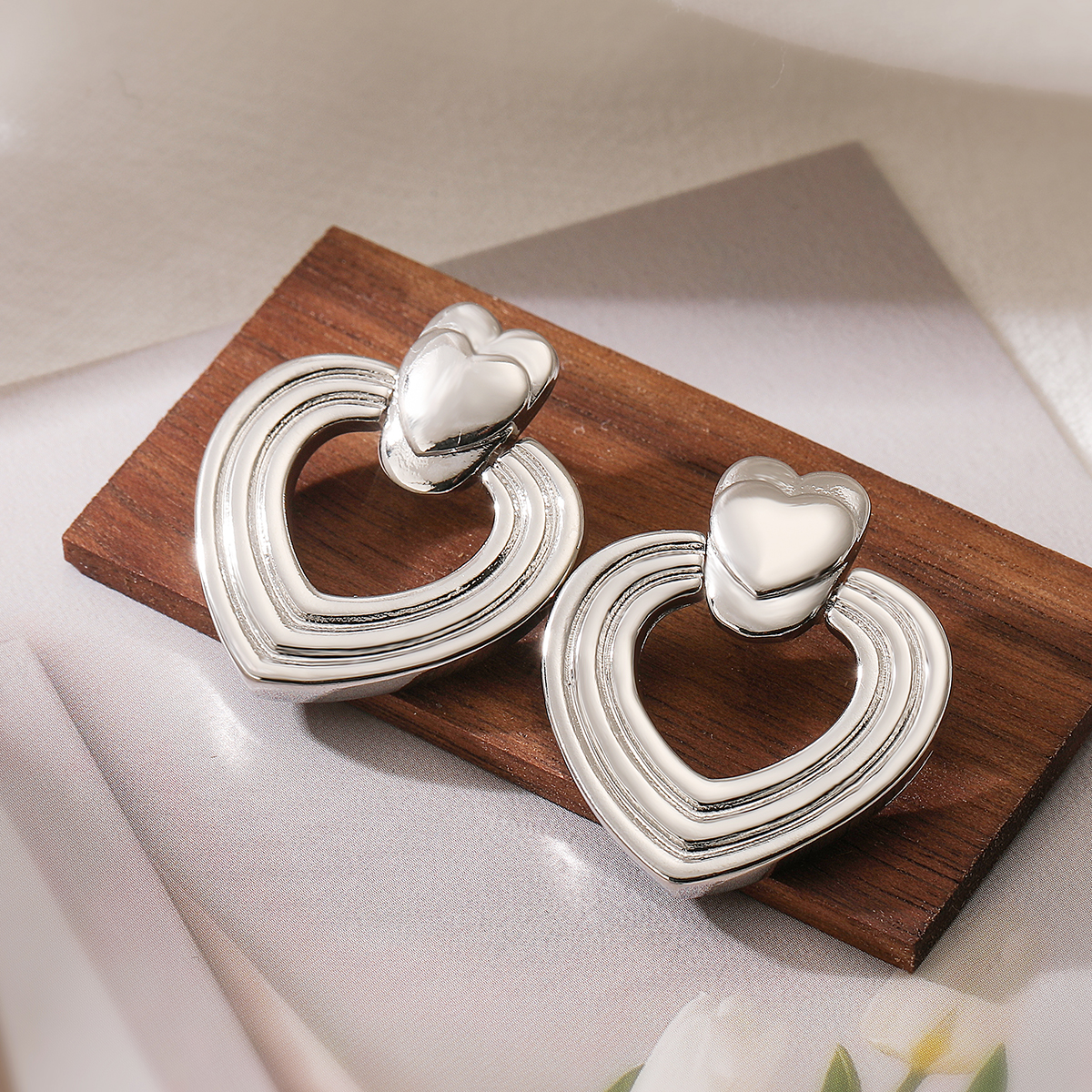 1 Pair Sweet Simple Style Heart Shape Plating Copper 18k Gold Plated Drop Earrings display picture 5