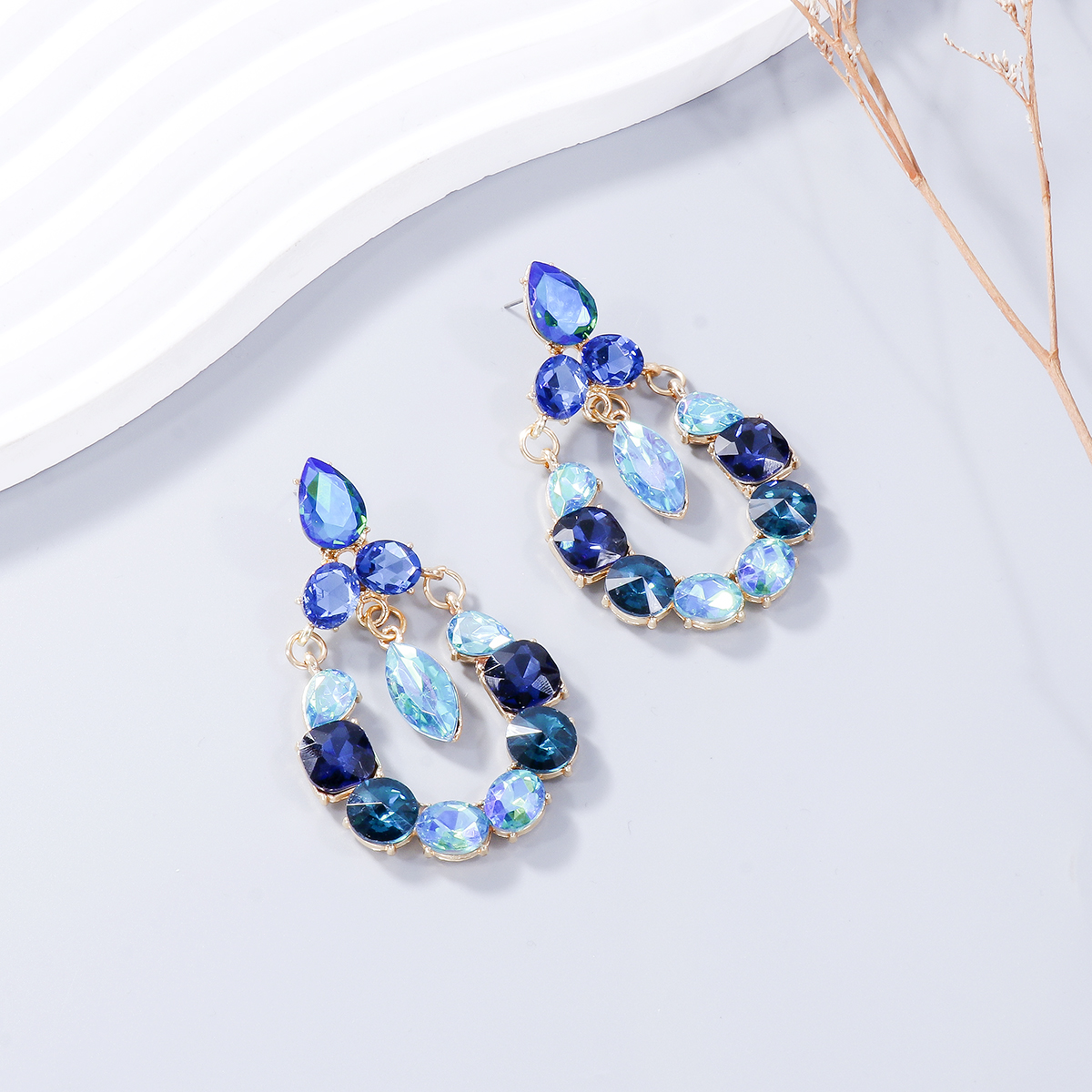 1 Pair Retro Exaggerated Geometric Alloy Rhinestones Glass Drop Earrings display picture 5