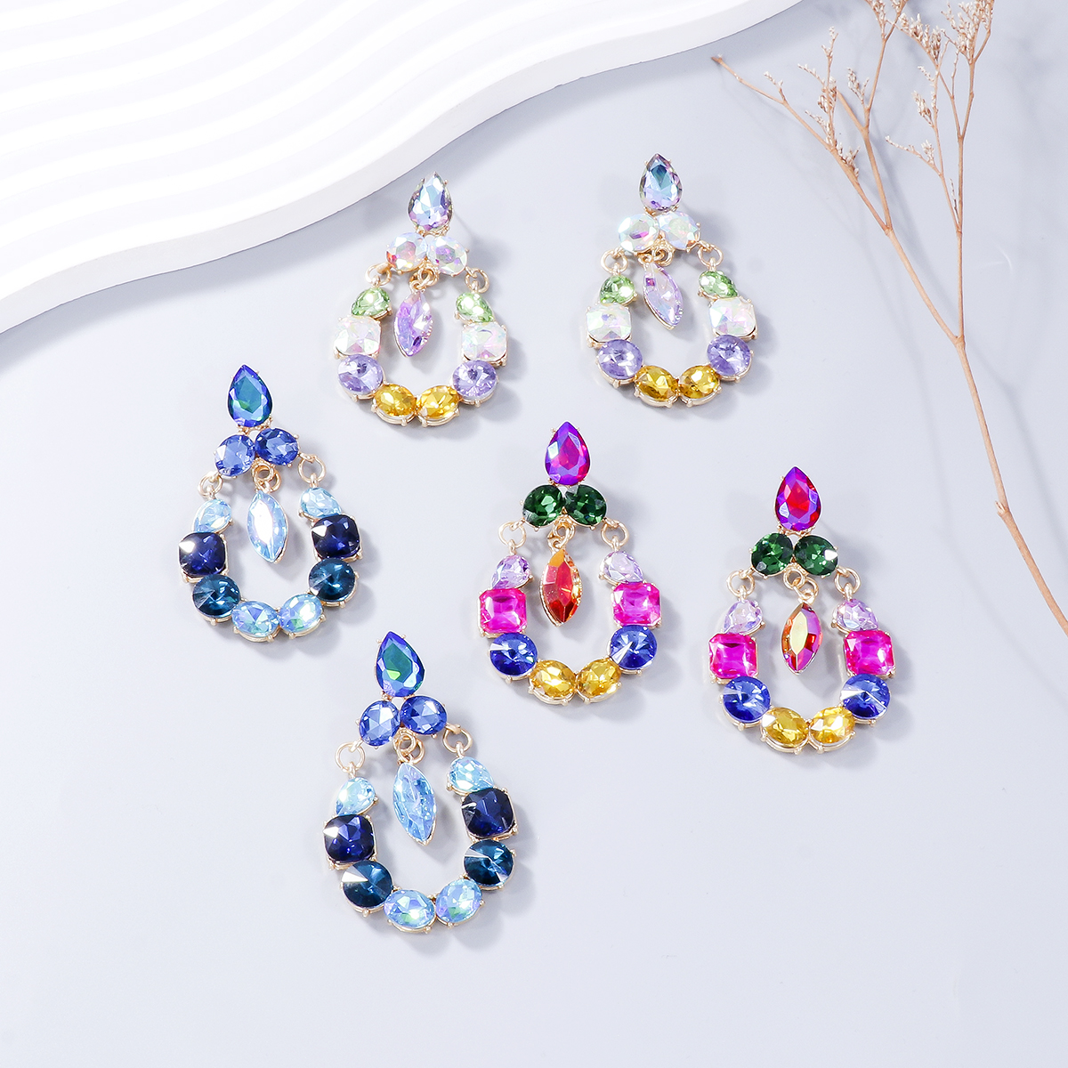 1 Pair Retro Exaggerated Geometric Alloy Rhinestones Glass Drop Earrings display picture 7