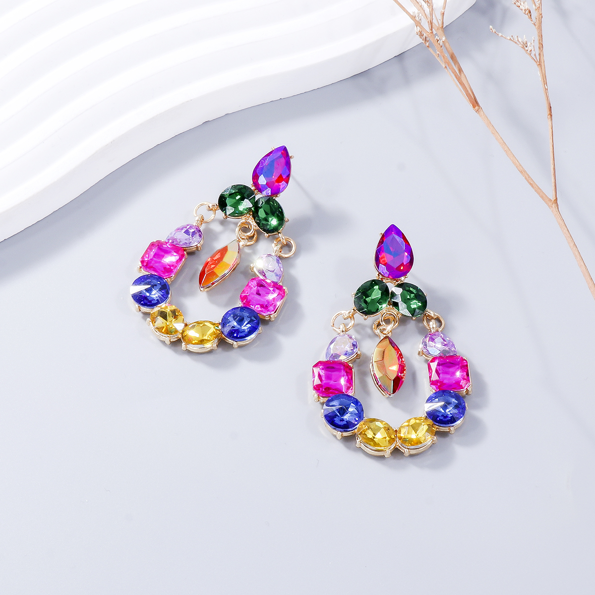 1 Pair Retro Exaggerated Geometric Alloy Rhinestones Glass Drop Earrings display picture 15