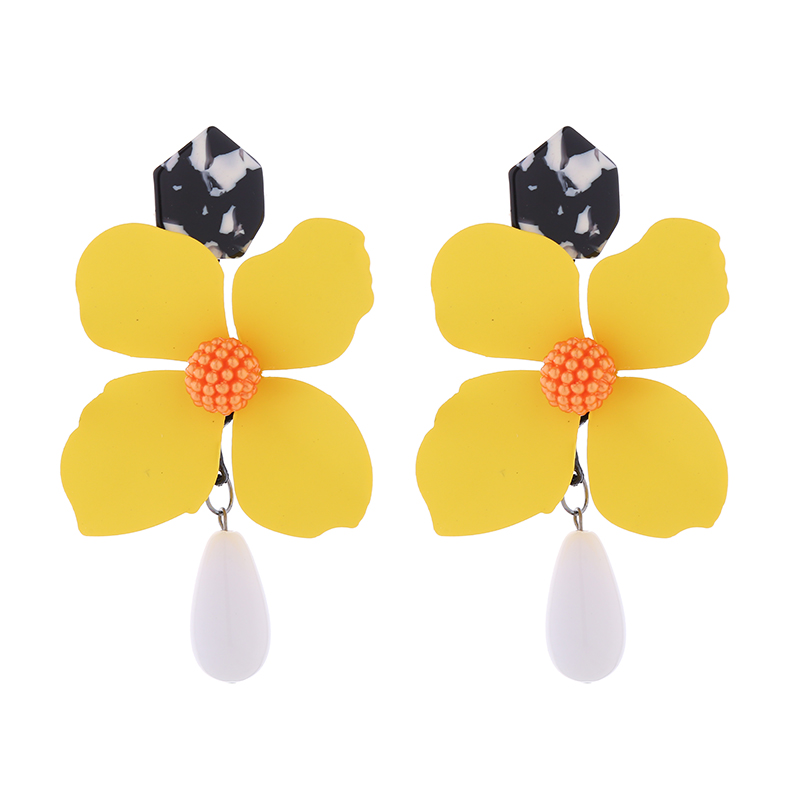 1 Pair Elegant Sweet Water Droplets Flower Stoving Varnish Inlay Alloy Artificial Pearls Shell Gold Plated Drop Earrings display picture 6