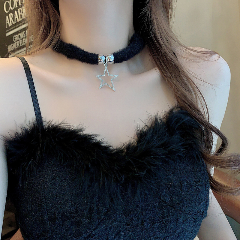 Elegant Star Alloy Inlay Rhinestones Women's Pendant Necklace display picture 4