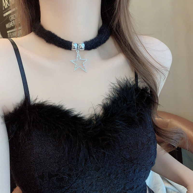 Elegant Star Alloy Inlay Rhinestones Women's Pendant Necklace display picture 5